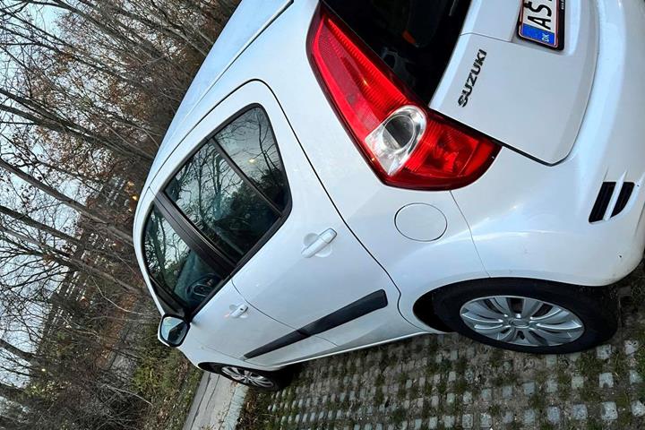 Hvid Suzuki Splash fra 2012