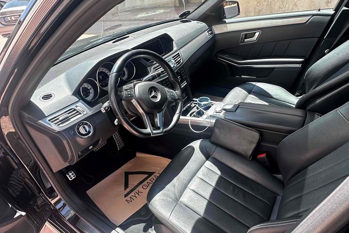 Sort Mercedes E350 fra 2014