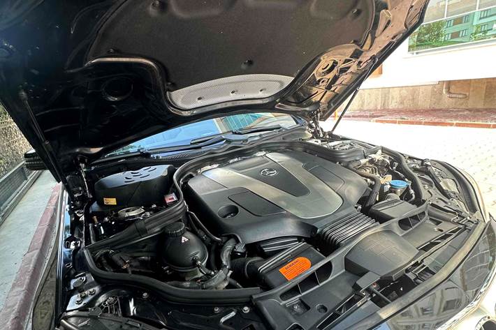 Sort Mercedes E350 fra 2014