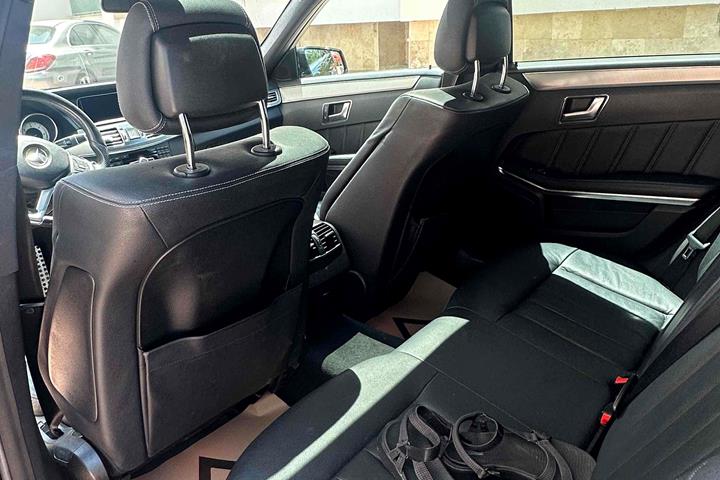Sort Mercedes E350 fra 2014