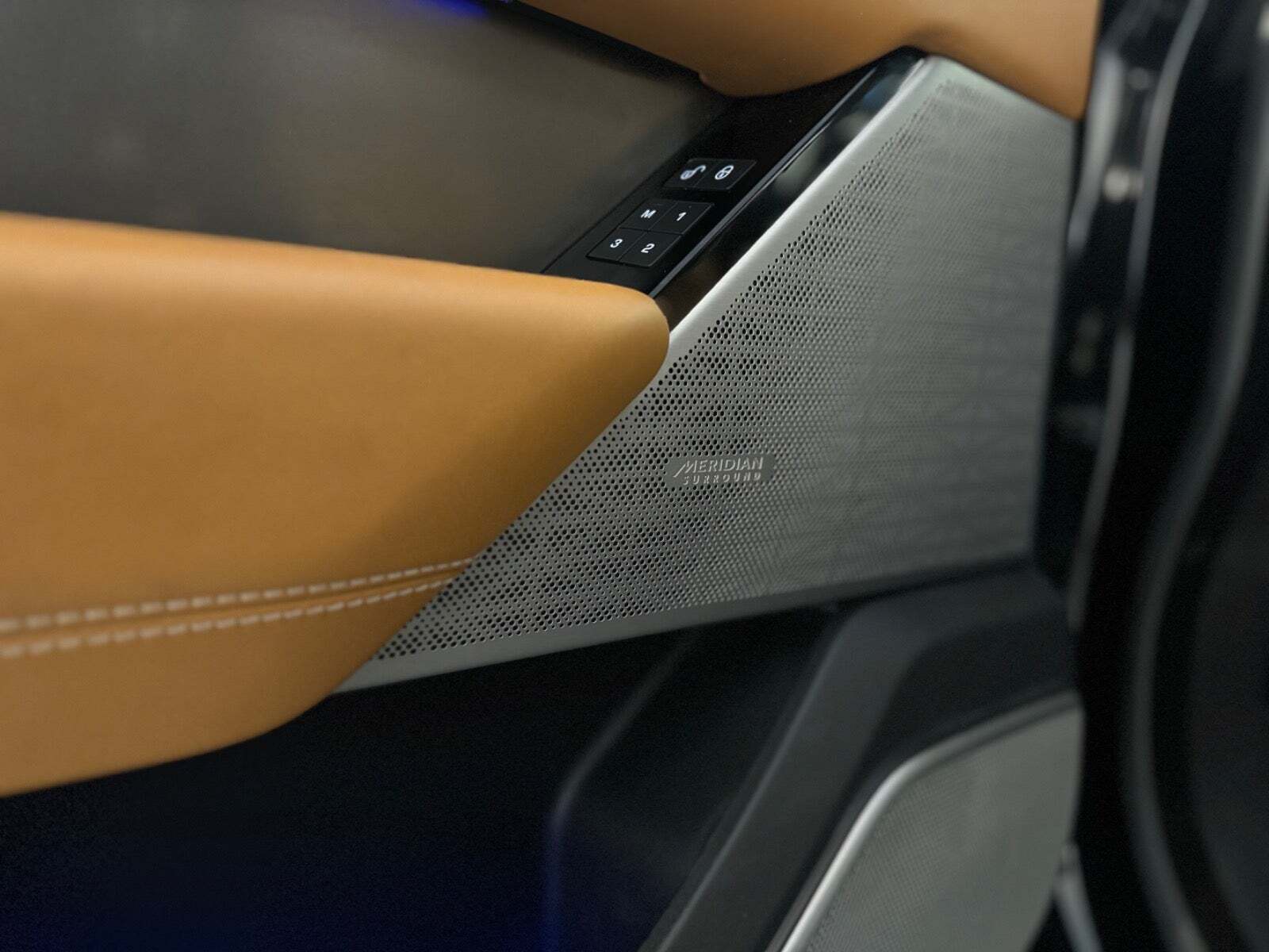 Sort Land Rover Range Rover Velar fra 2018