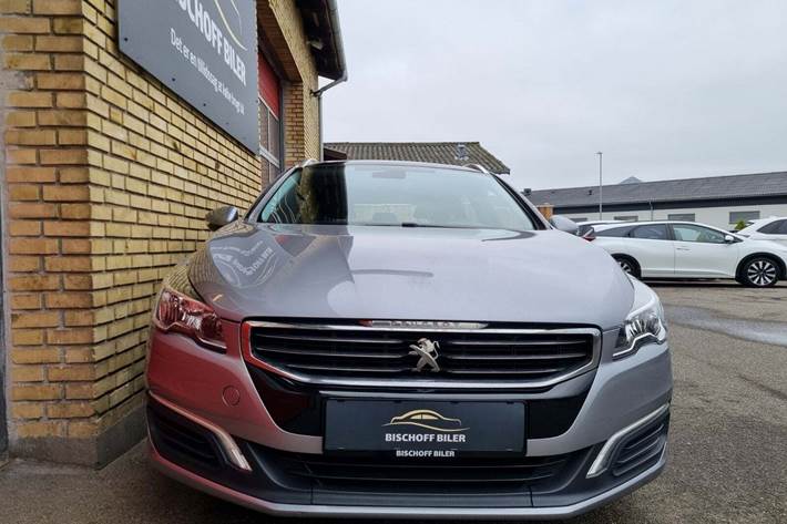 Sølv Peugeot 508 fra 2015