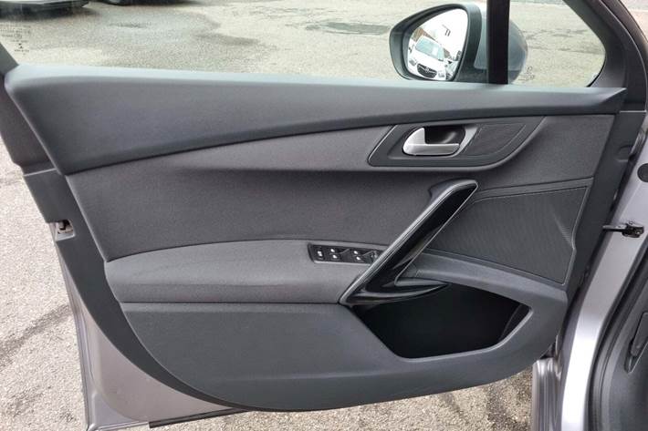 Sølv Peugeot 508 fra 2015