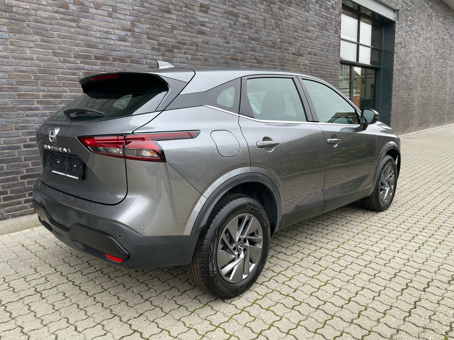 Grå Nissan Qashqai fra 2024