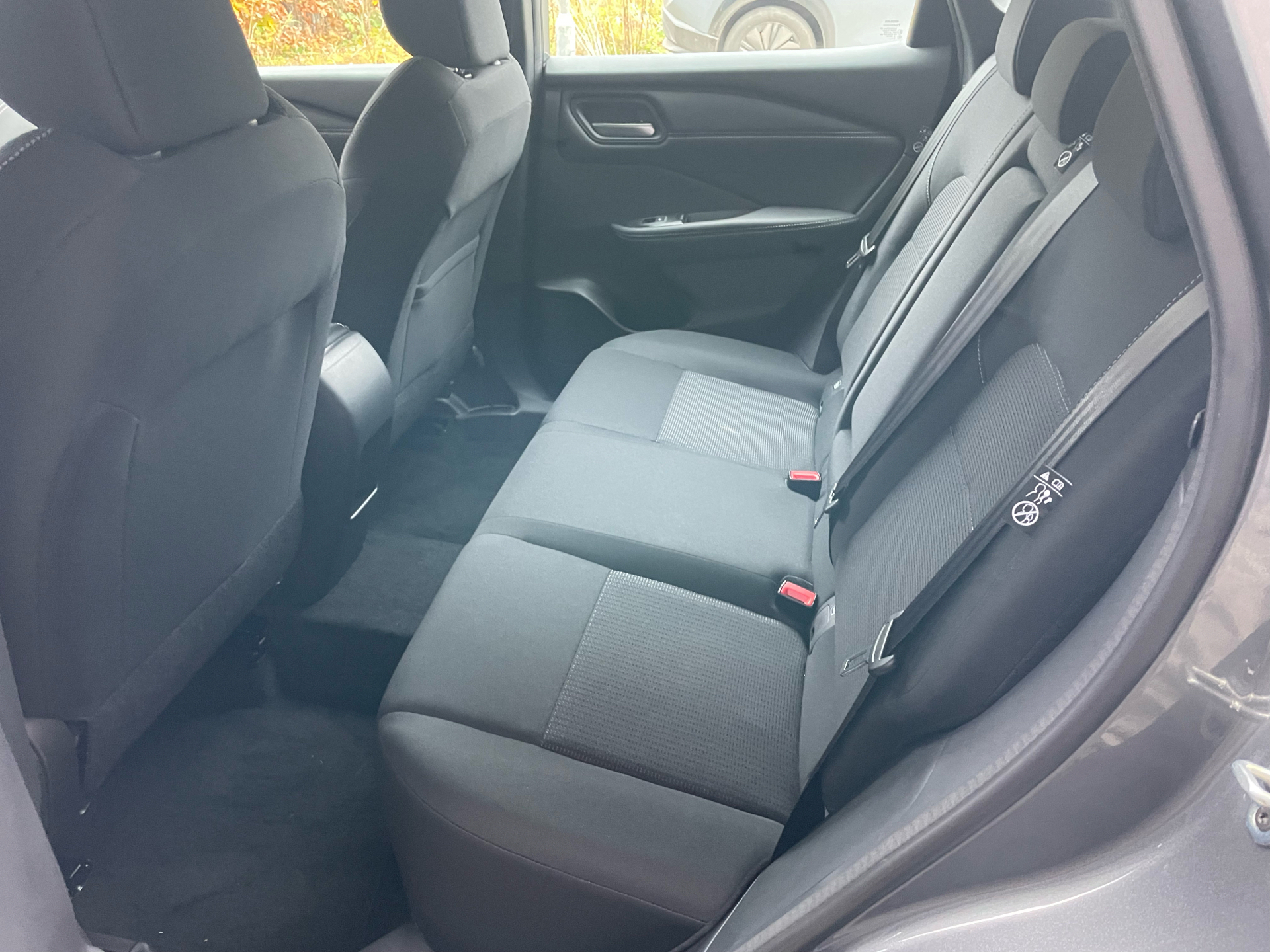 Grå Nissan Qashqai fra 2024