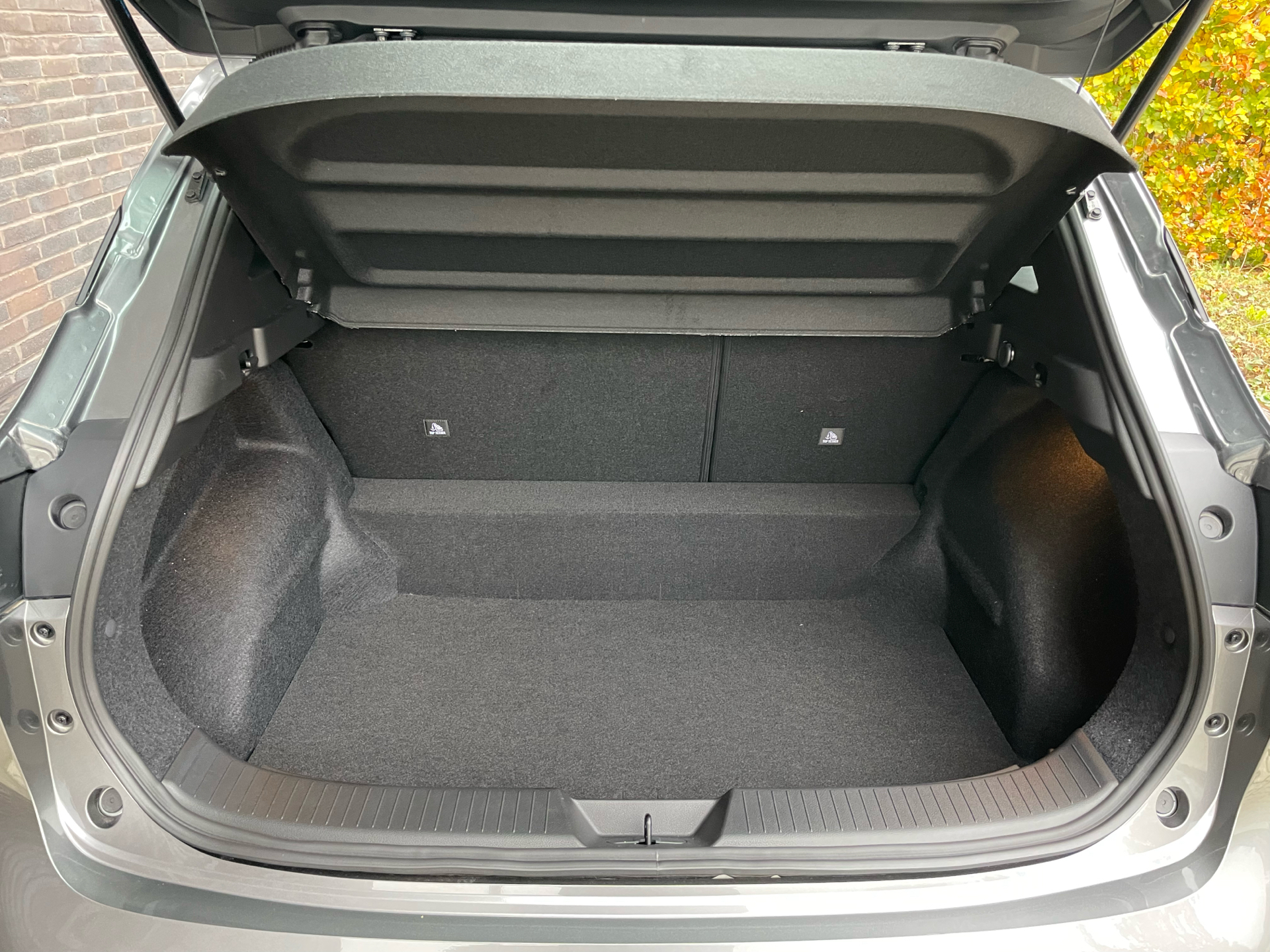 Grå Nissan Qashqai fra 2024