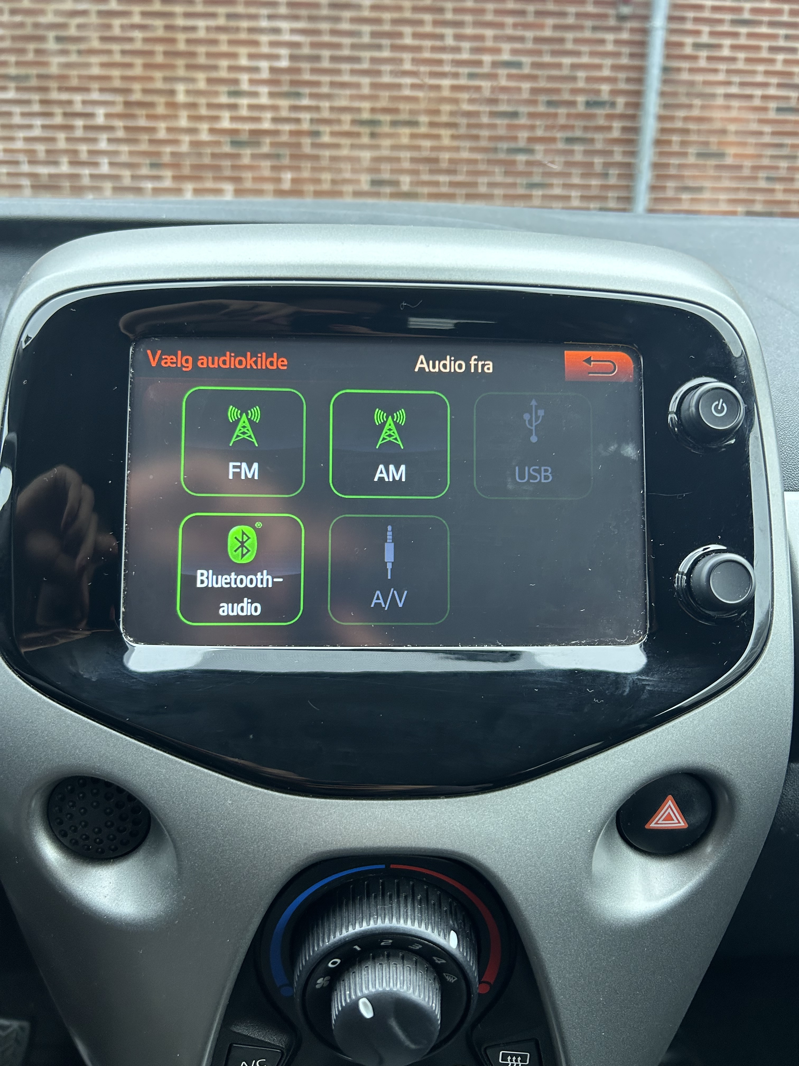 Grå Toyota Aygo fra 2017