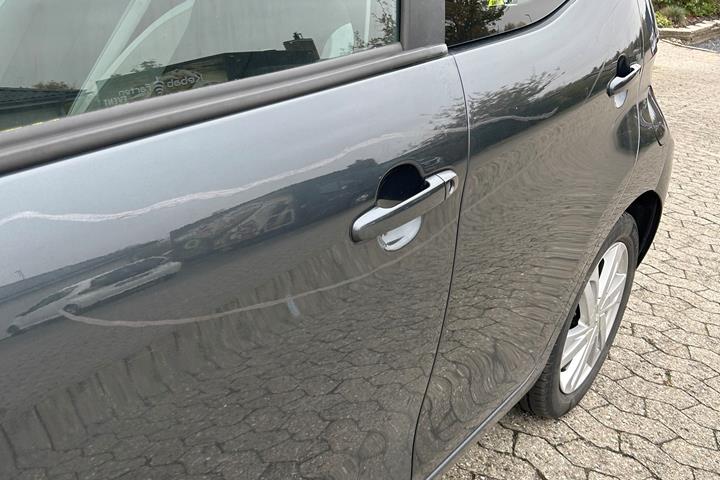 Grå Toyota Aygo fra 2017