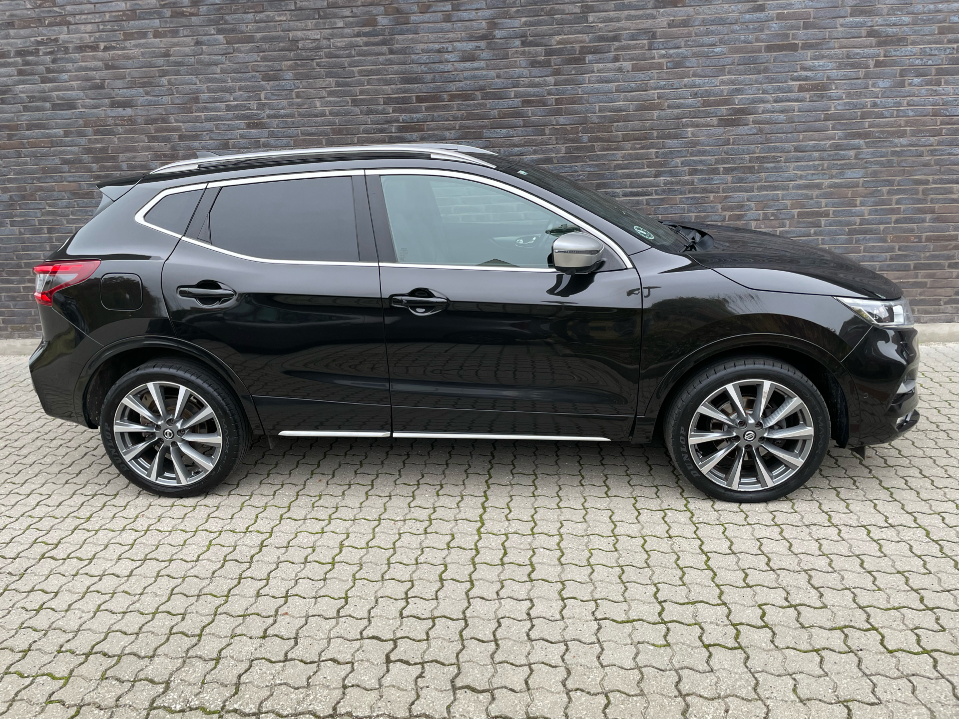 Sort Nissan Qashqai fra 2019