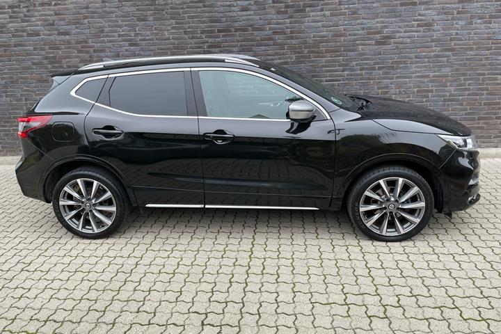 Sort Nissan Qashqai fra 2019