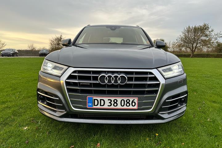 Grå Audi Q5 fra 2018