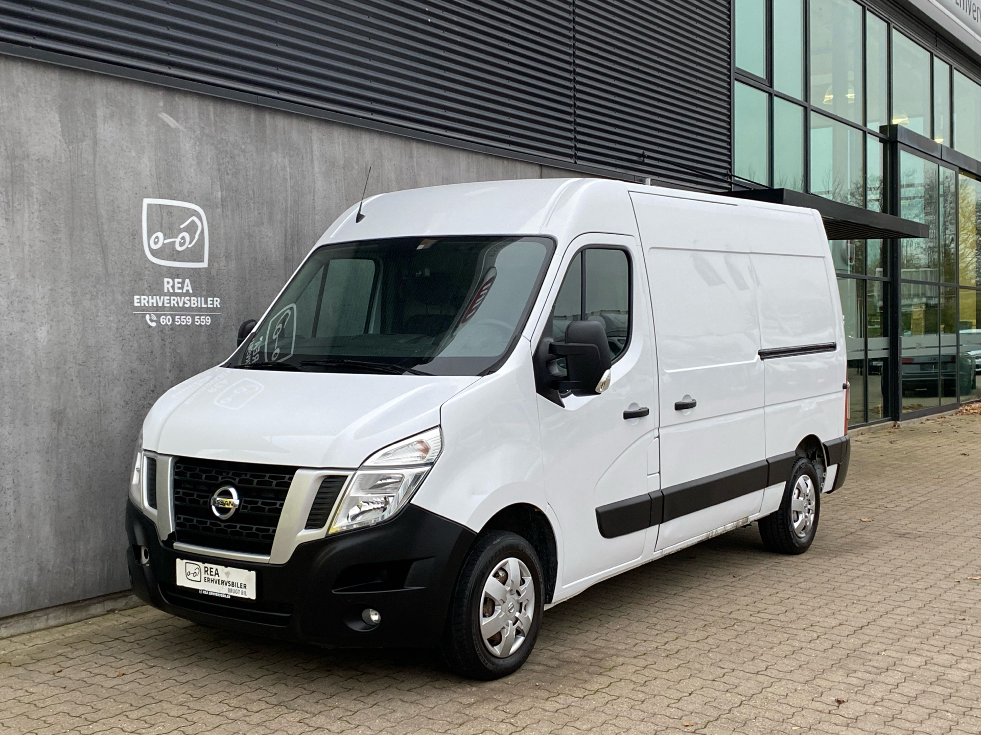 Hvid Nissan NV 400 fra 2018