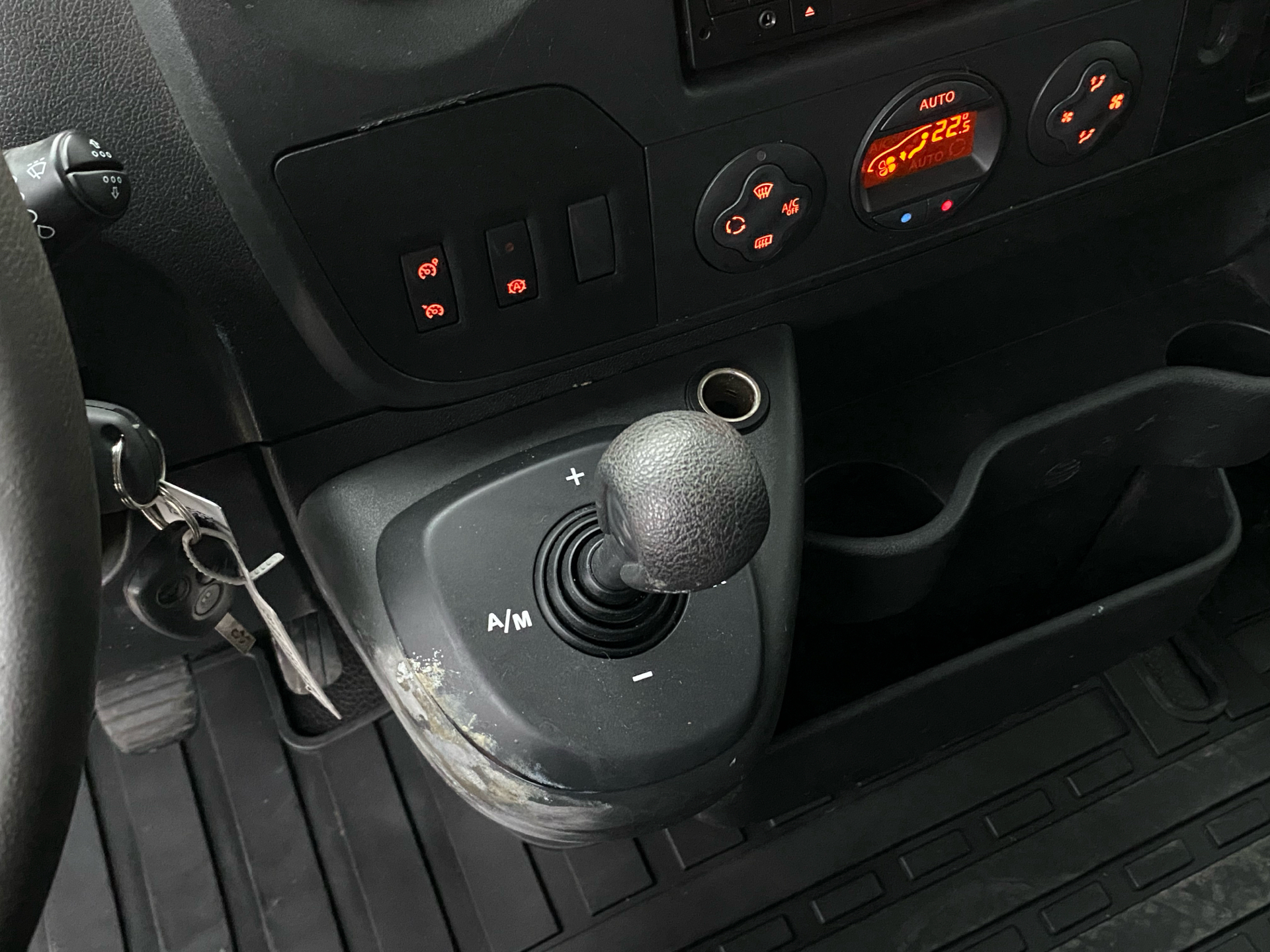 Hvid Nissan NV 400 fra 2018