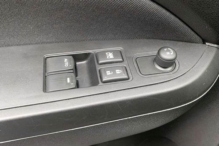 Grå Suzuki Vitara fra 2020