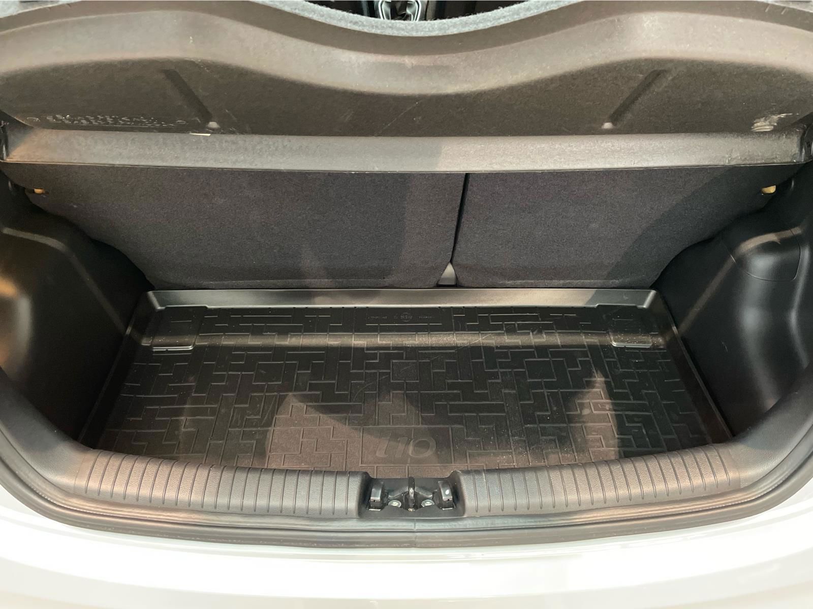 Sølv Hyundai i10 fra 2020