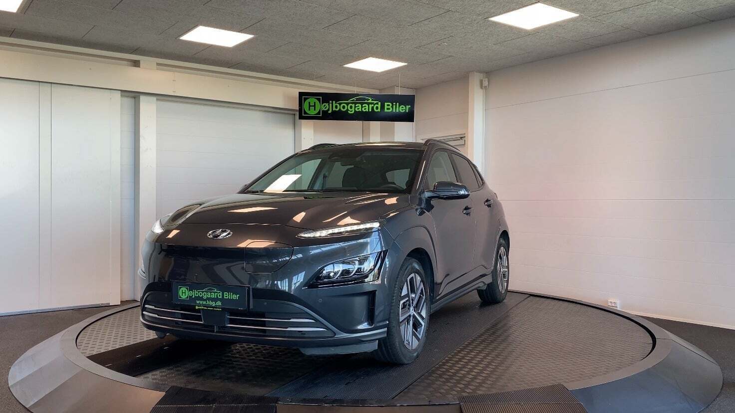 Grå Hyundai Kona fra 2021