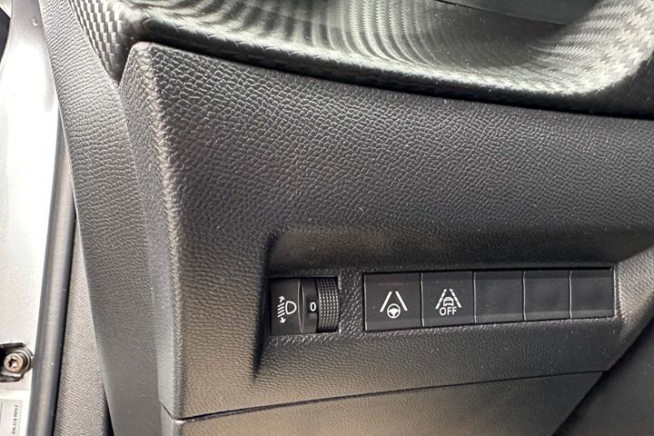 undefined Peugeot 2008 fra 2021
