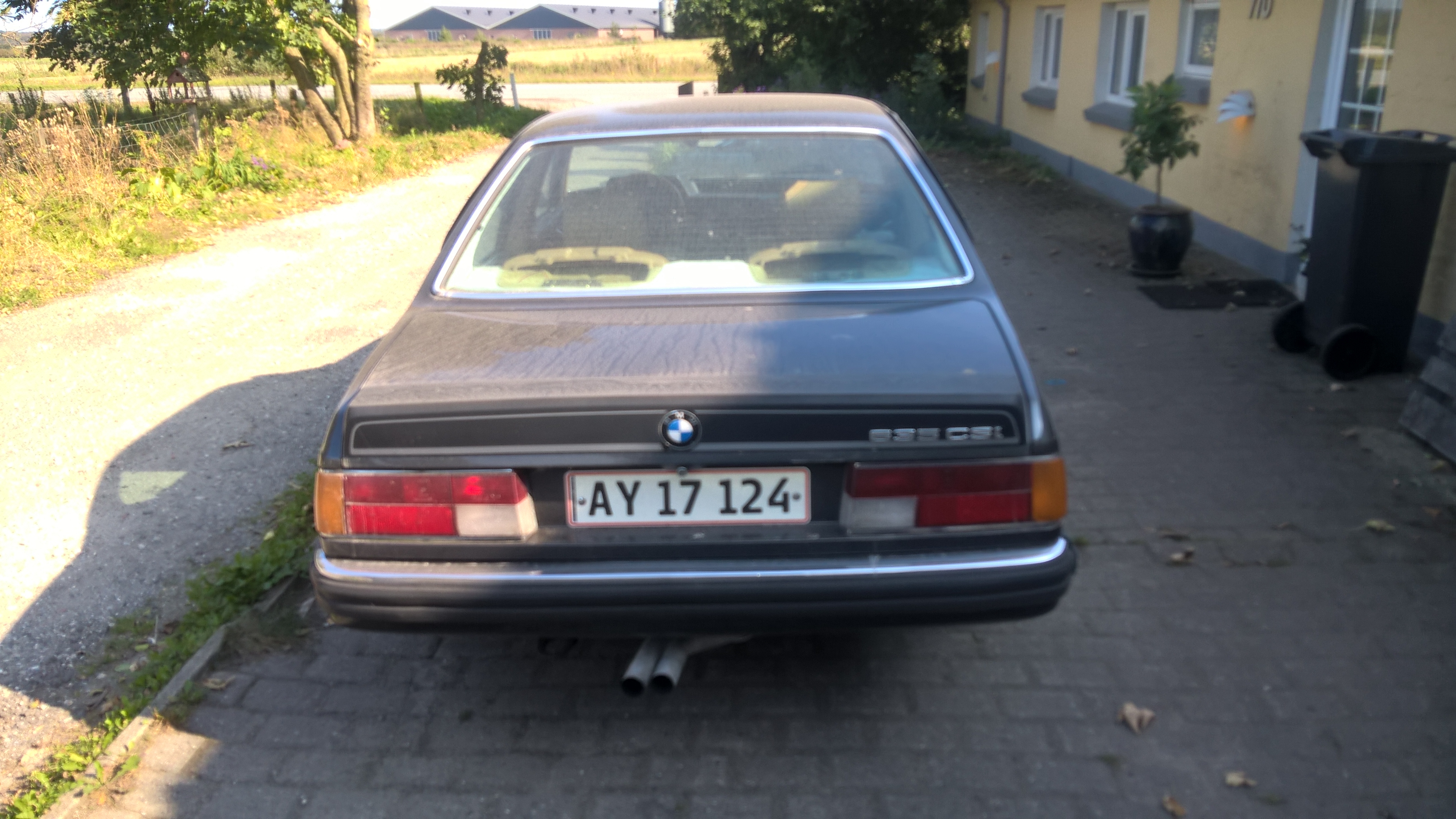 Grå BMW 635CSi fra 1979