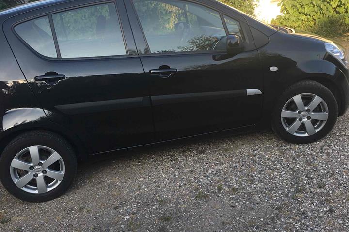 Sort Suzuki Splash fra 2011