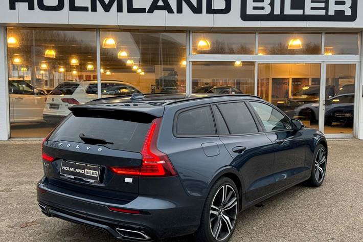 Blå Volvo V60 fra 2021