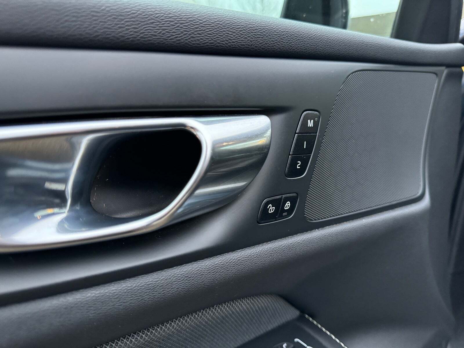 Blå Volvo V60 fra 2021