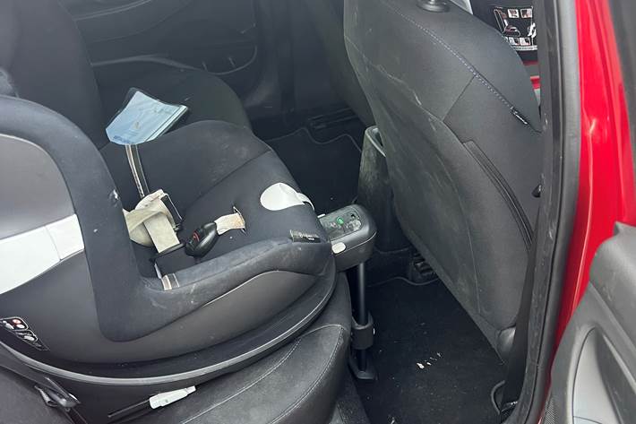 Rød Hyundai i30 fra 2018