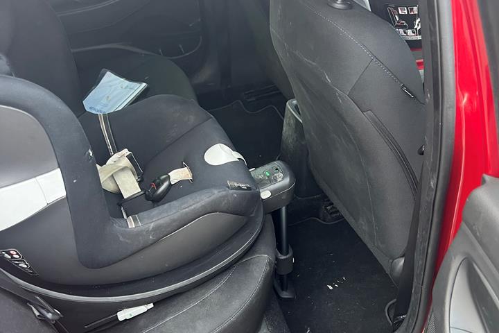 Rød Hyundai i30 fra 2018