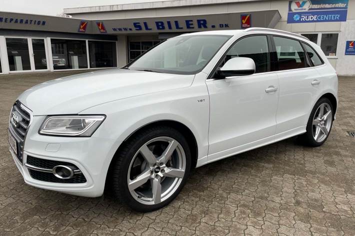 Hvid Audi SQ5 fra 2015 set udefra