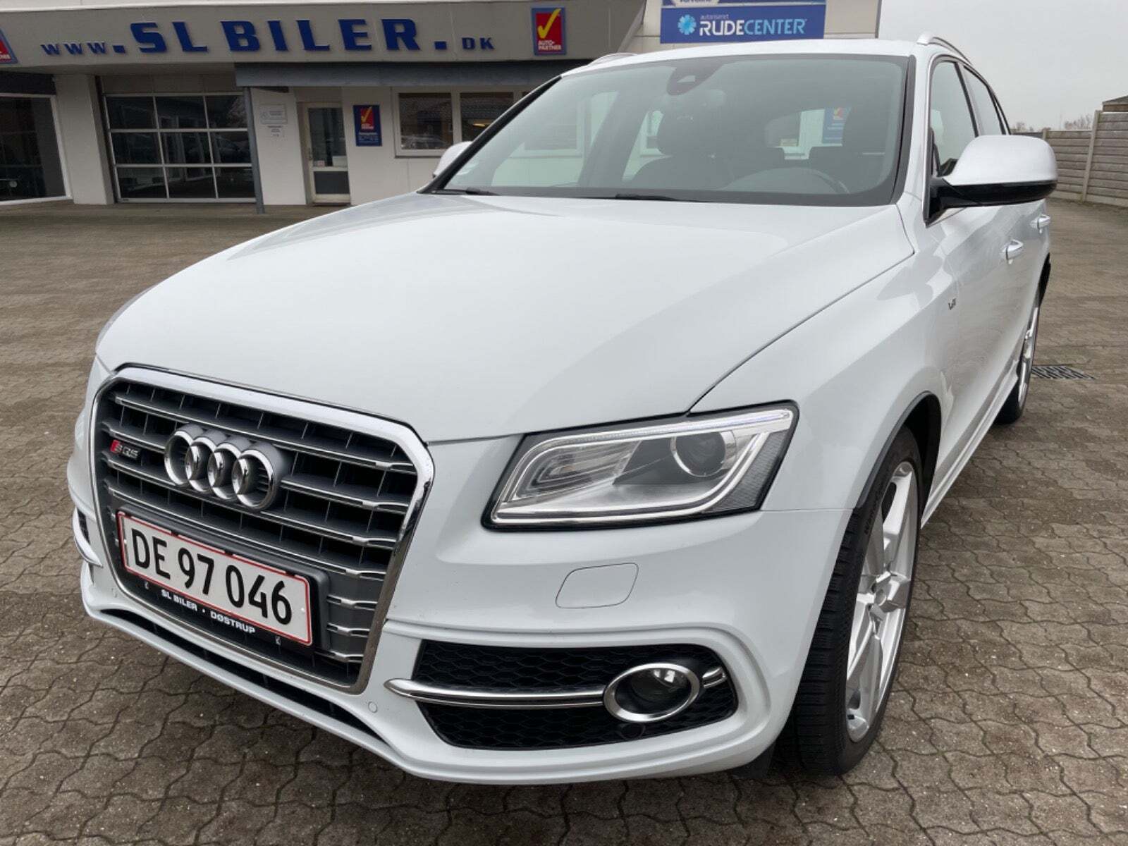 Hvid Audi SQ5 fra 2015