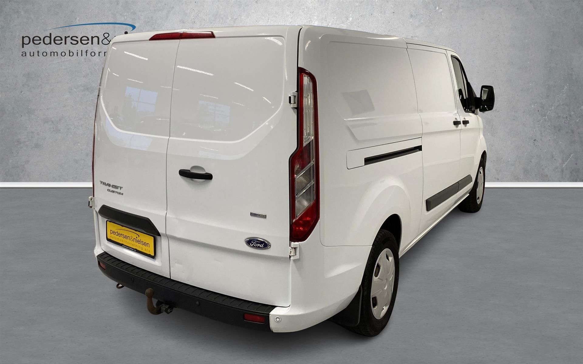 Hvid Ford Transit Custom fra 2018