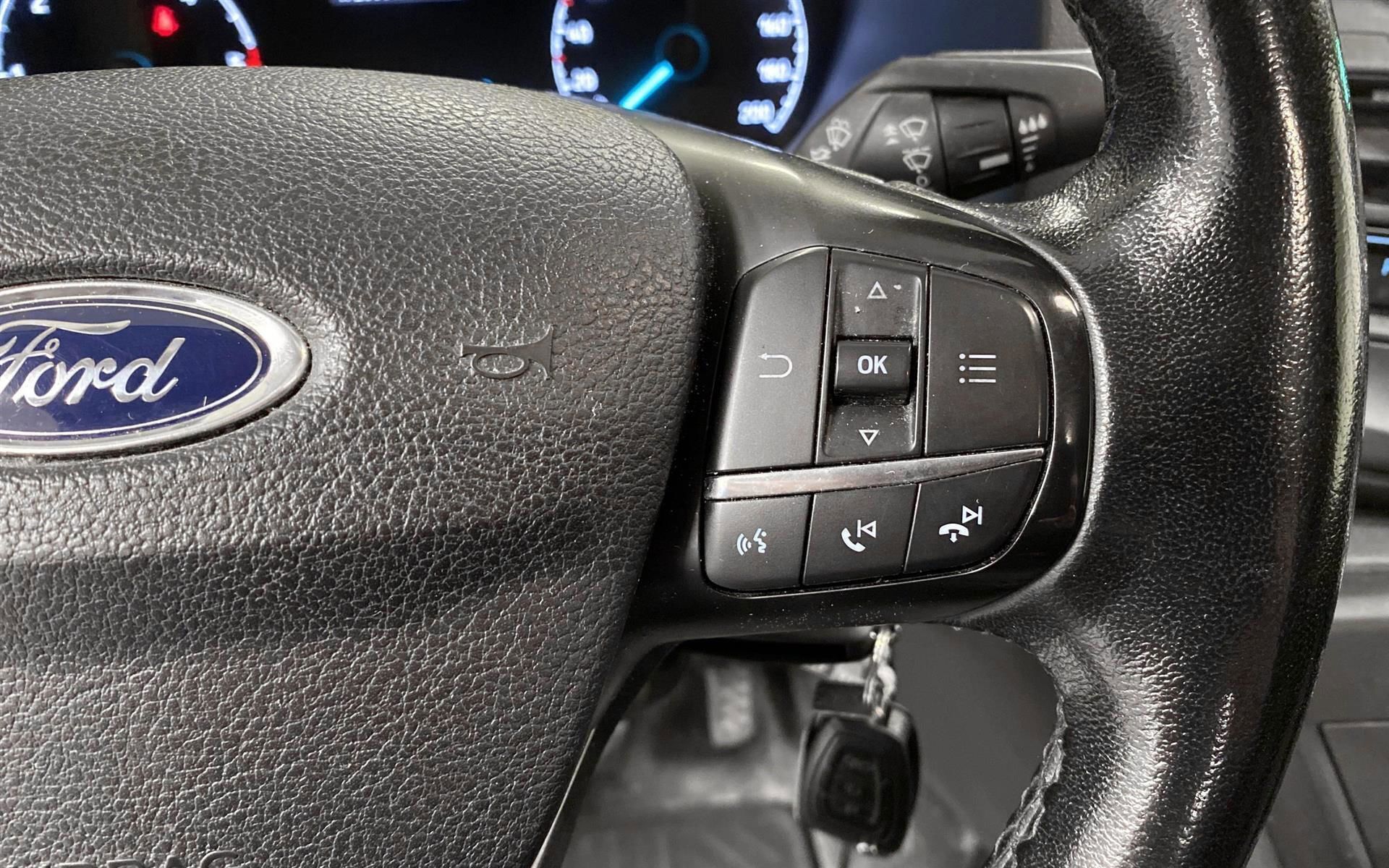 Hvid Ford Transit Custom fra 2018