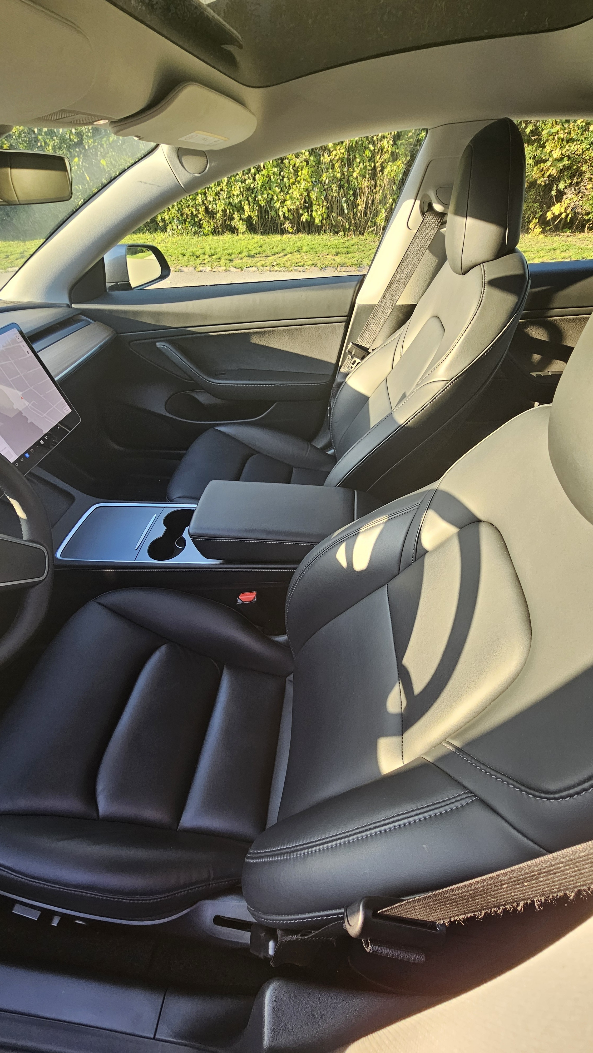 Grå Tesla Model 3 fra 2020