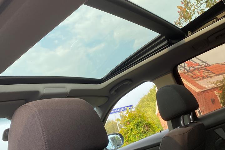 Grå BMW 318d fra 2008