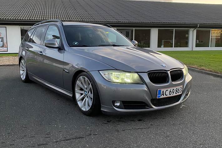 Grå BMW 318d fra 2008