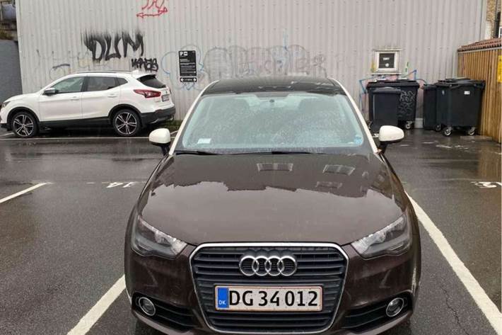 Brun Audi A1 fra 2011