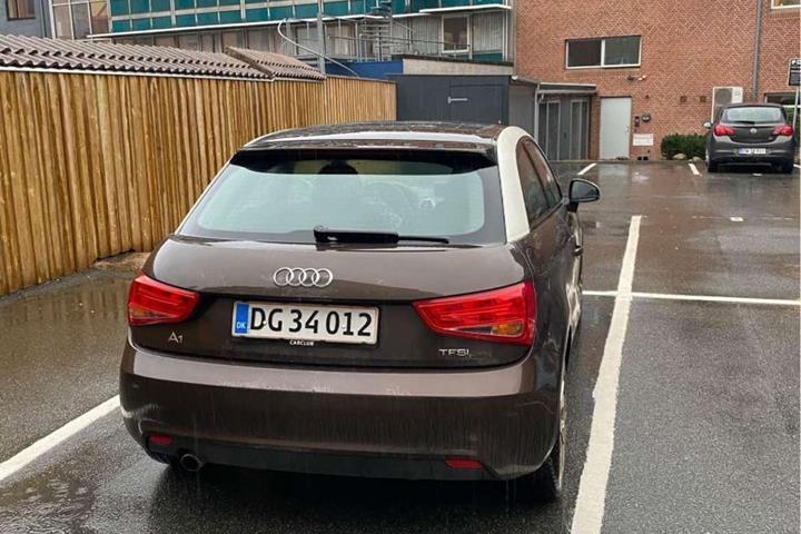 Brun Audi A1 fra 2011