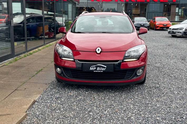 Rød Renault Megane III fra 2013