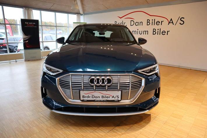 Blå Audi e-tron fra 2022