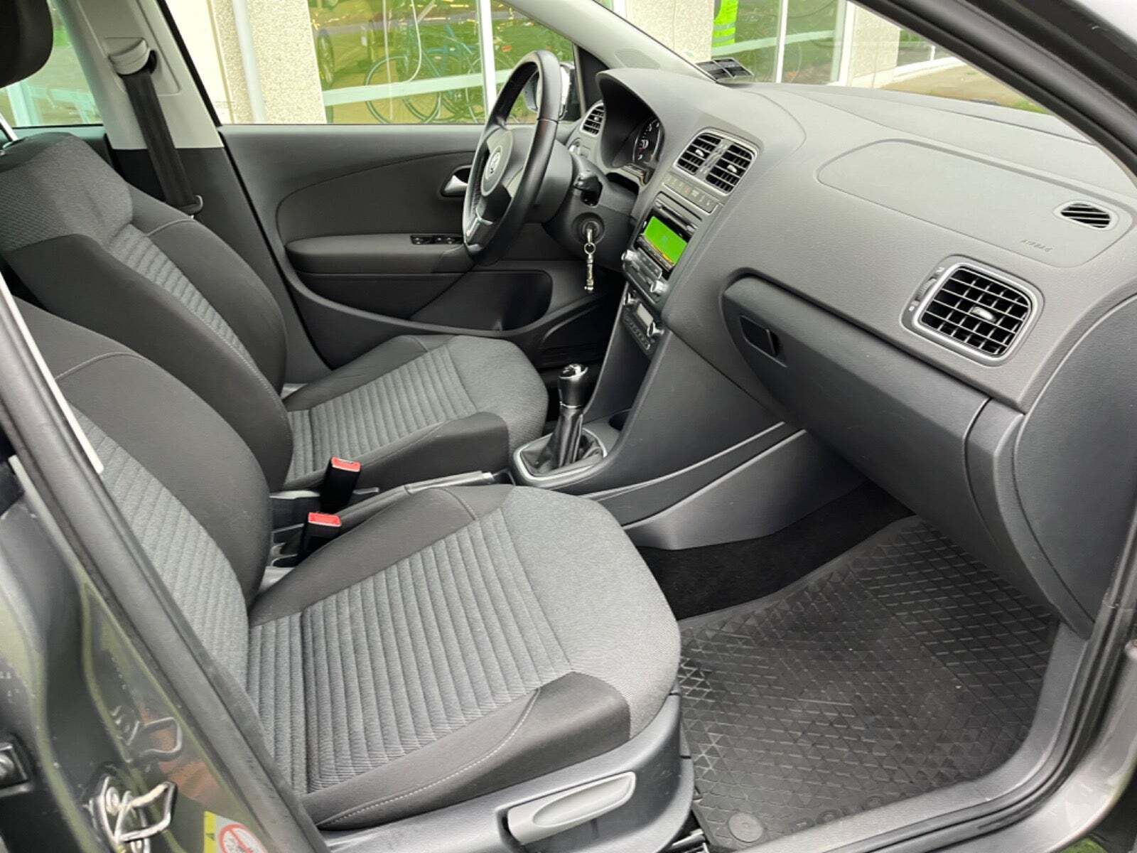 Brun VW Polo fra 2014