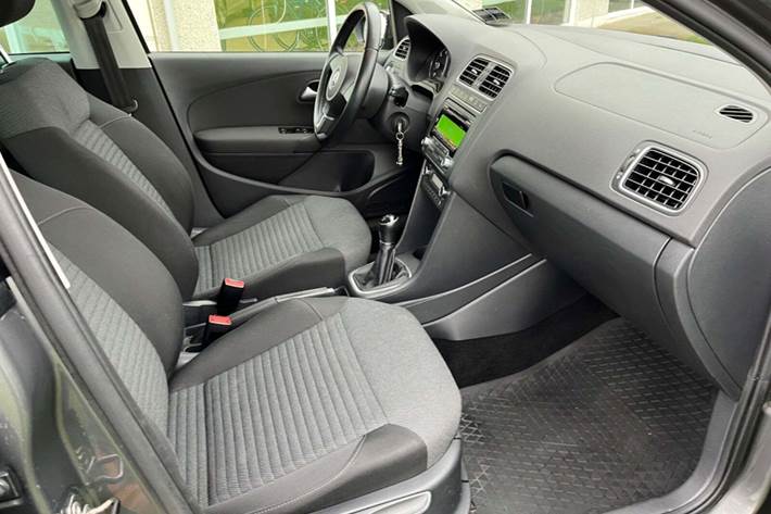 Brun VW Polo fra 2014