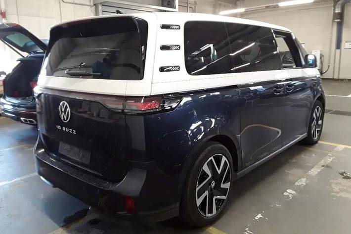 Blå VW ID.Buzz fra 2023