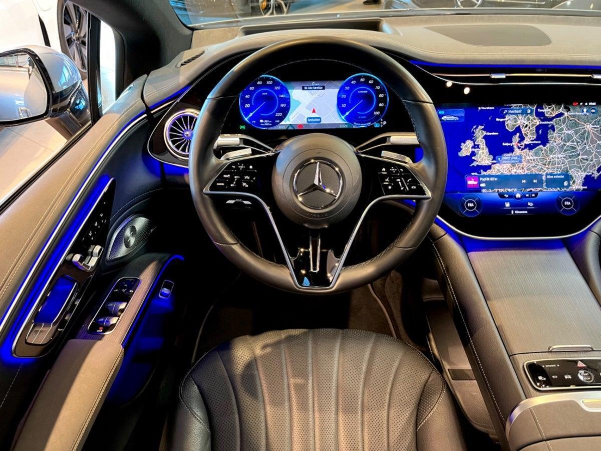 Sølv Mercedes EQS450+ fra 2022