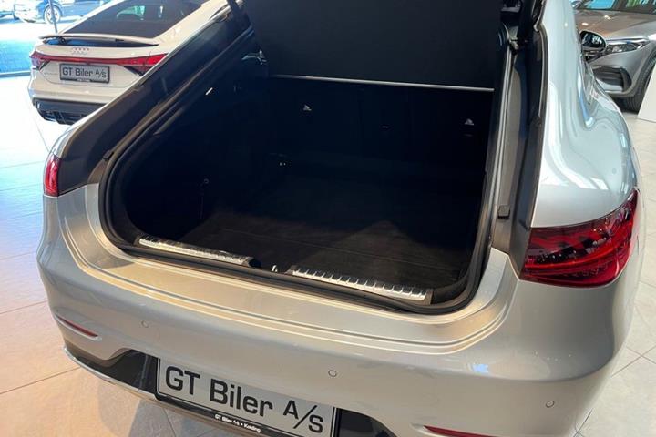Sølv Mercedes EQS450+ fra 2022