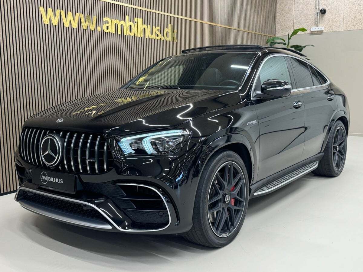 Sort Mercedes GLE63 fra 2021 set udefra