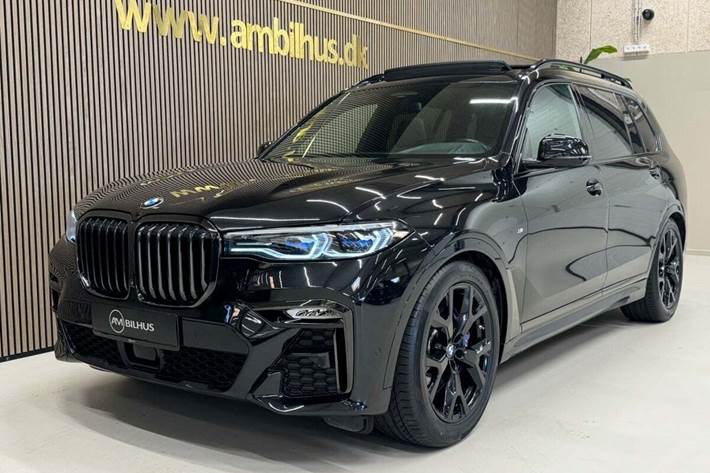 Sort BMW X7 fra 2020 set udefra