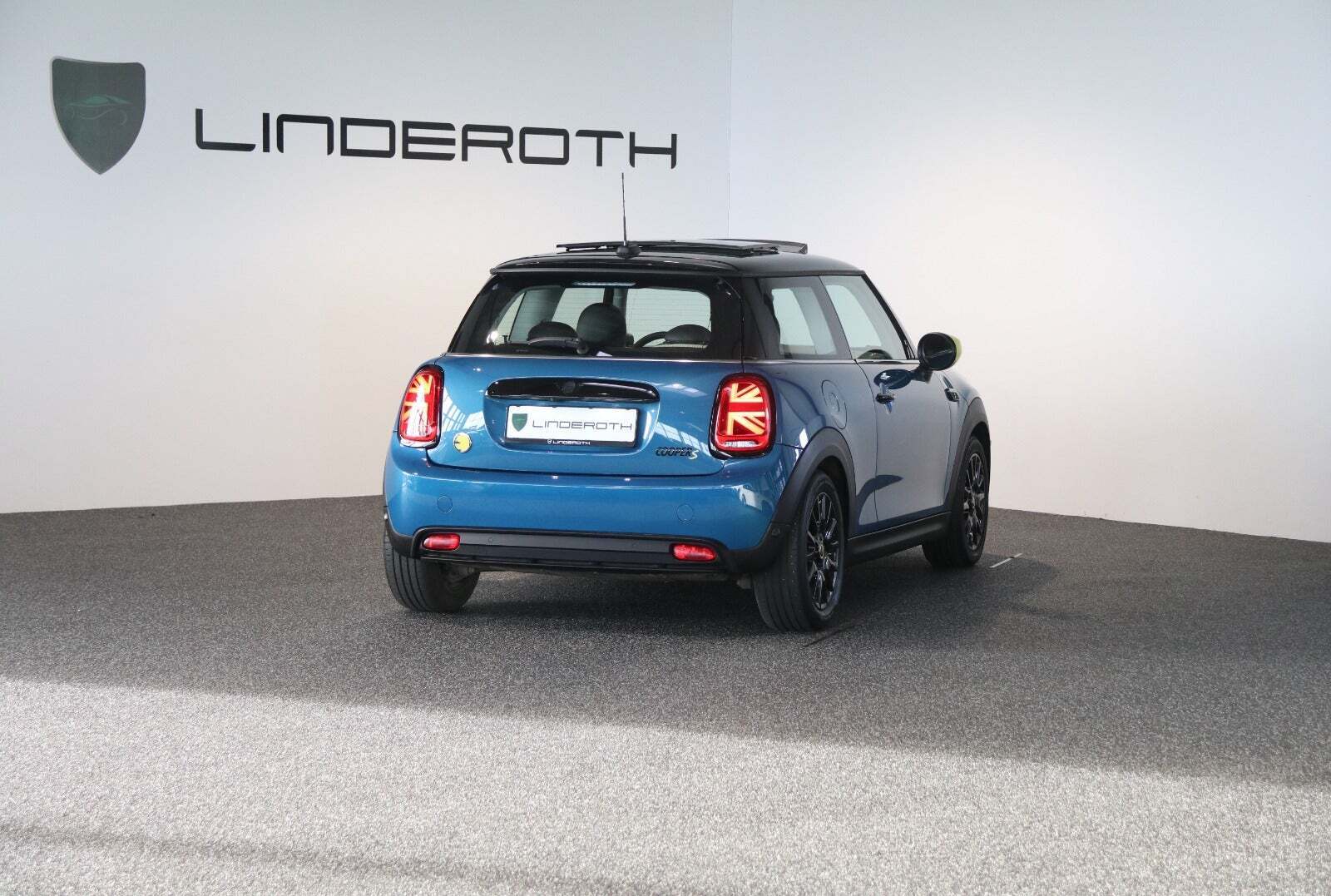 Blå Mini Cooper SE fra 2022