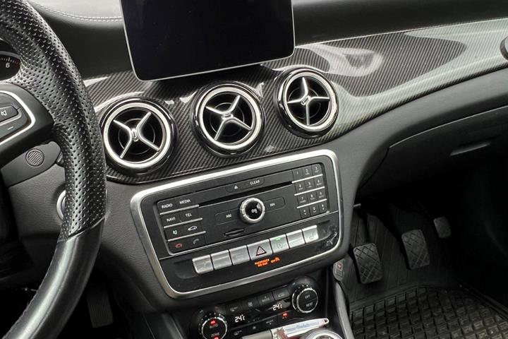 Sort Mercedes GLA200 fra 2019