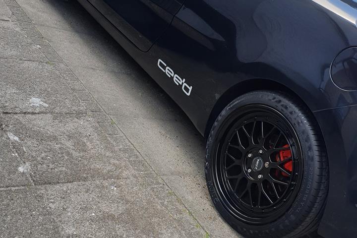 Sort Kia Ceed fra 2014