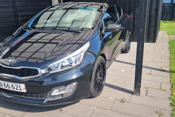Sort Kia Ceed fra 2014
