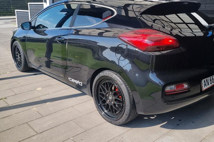 Sort Kia Ceed fra 2014